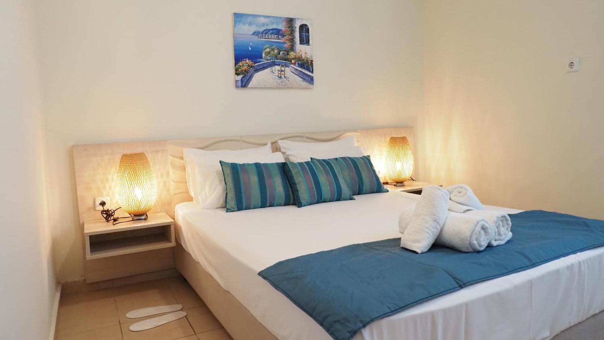 Leonidas Apartments And Suites Mola Kalyva Eksteriør billede