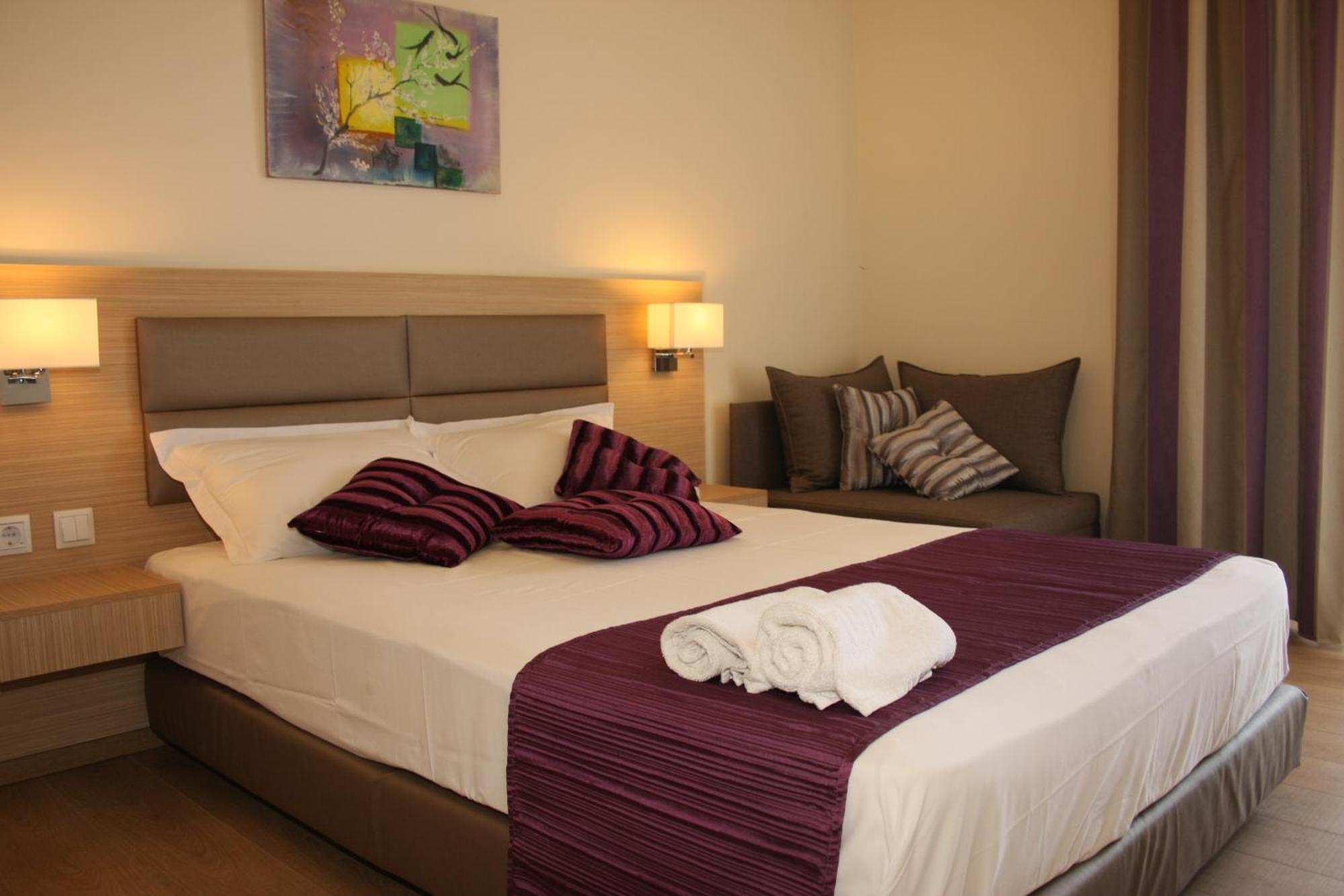 Leonidas Apartments And Suites Mola Kalyva Eksteriør billede