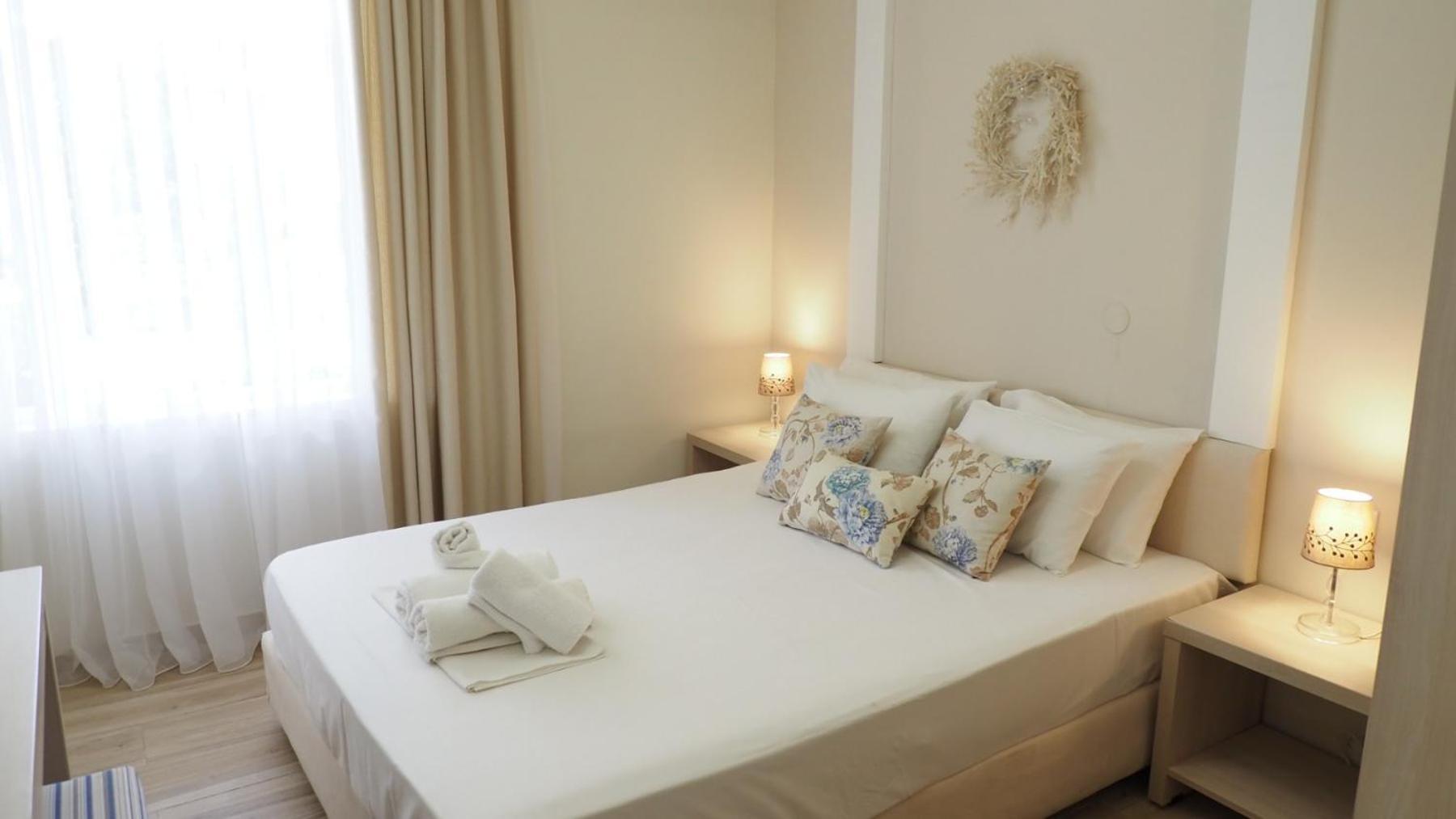 Leonidas Apartments And Suites Mola Kalyva Eksteriør billede