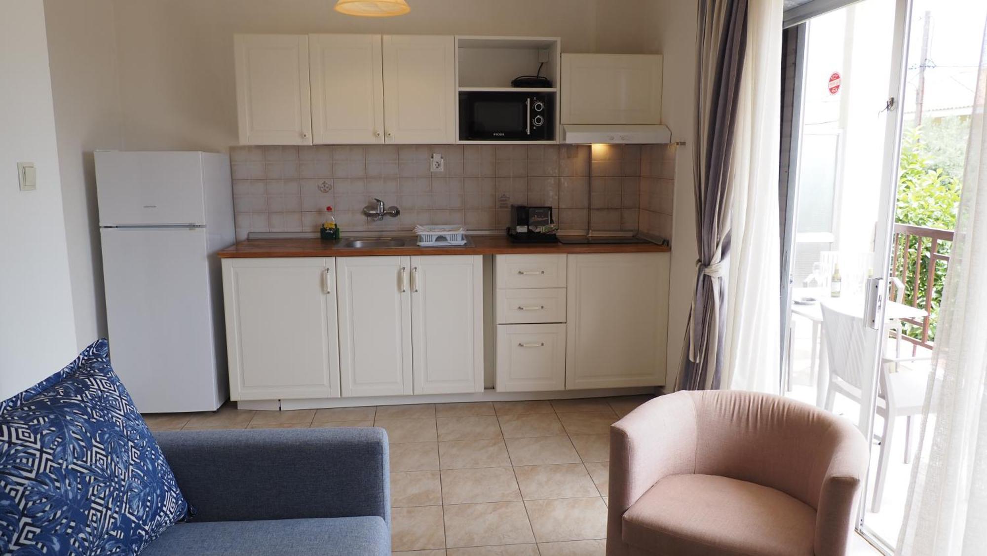 Leonidas Apartments And Suites Mola Kalyva Eksteriør billede